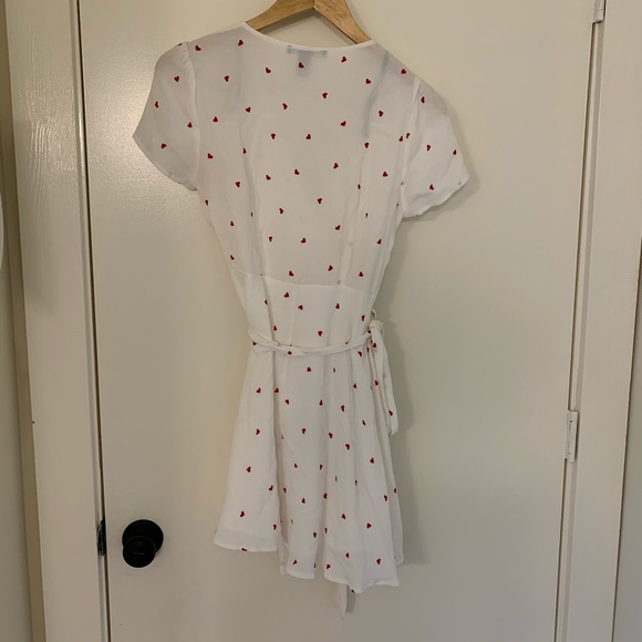 SOLD🖤FOREVER 21 〰️ HEART WRAP DRESS ❤️ - Picture 4 of 8